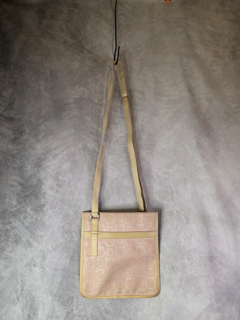 Salvatore Ferragamo Pink Silver Gancini Flat Crossbody Bag AU-21/7390 FLAWED